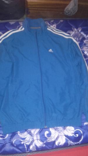 Campera adidas talle M