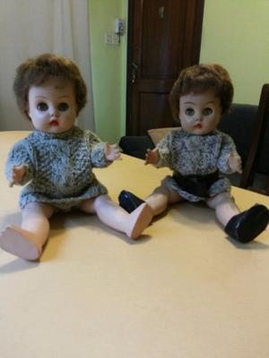 Dos muñecas muy antiguas