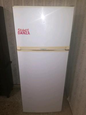 Heladera con Freezer Philco