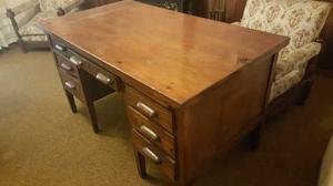Hermoso escritorio madera