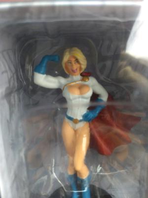 Figura DC Powergirl (En caja Cerrada)