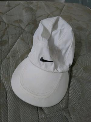 Gorra Nike blanca