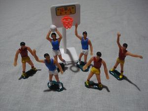 jugadores de básquet (x 6) + aro