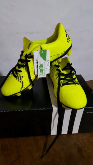 Botines para cancha de 11