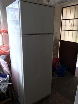 Heladera Longvie con freezer