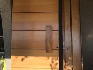 Puerta de entrada principal madera ! Excelente estado