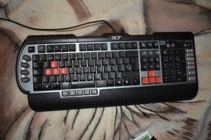 Teclado Gamer A4tech X7 G800