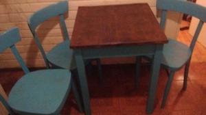 mesa y 3 sillas de madera vintage