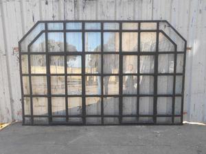 Antigua ventana de hierro tipo mampara con guarda 226x144cm