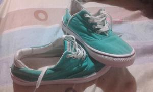 Vendo Zapatillas celestes