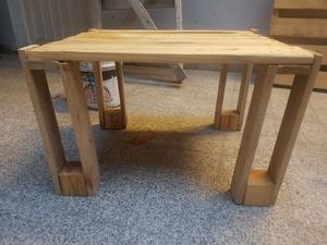 mesa chiquita ratona de madera