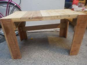 mesa de madera tipo ratona