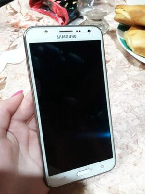 Vendo celular J7