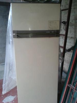 Vendo heladera Colombia con freezer