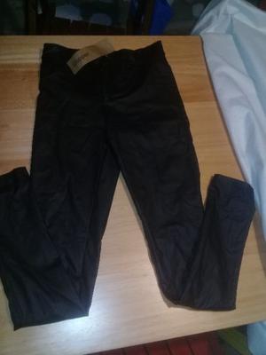 Pantalón negro Wupper sin uso