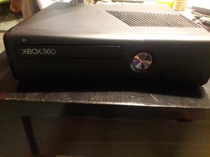 Vendo Xbox 360.. poco uso