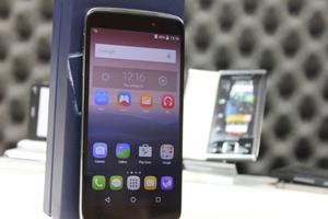 Alcatel idol 3 Pantalla ) Sonido JBL Si si,