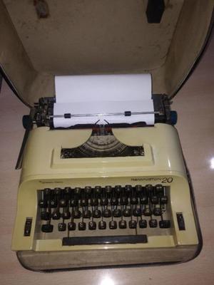 Maquina de escribir Remington 20 con estuche