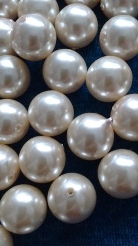 Lote 250 Perlas Color Natural (nácar)de Un Agujero (15 Mm)