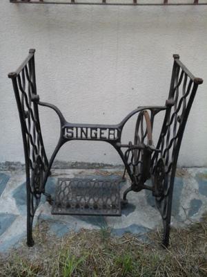 antiguo pie de maquina de coser singer