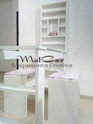 COMBO- MESA DE MANICURA +EXHIBIDOR DE ESMALTES + 2 BANQUETAS