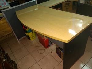 Escritorio para oficina con detalles
