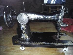 Maquina de coser Original SINGER de coleccion. Funciona