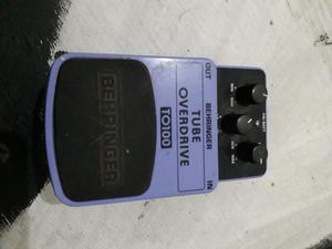 Pedal overdrive behringer y pedal fuzz clon bass fuzz