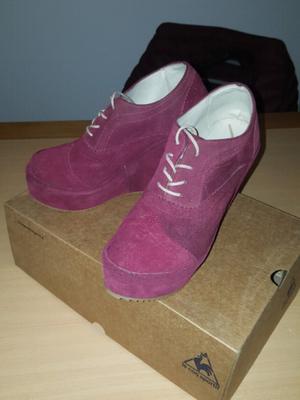 Zapatos cerrados bordo