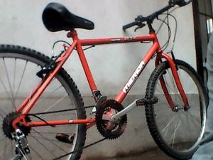 vendo esta bici r26 con cambios 18v