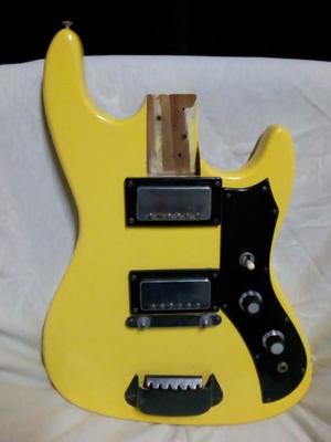 *Guitarra eléctrica Kuc estilo Fender modelo; Fabricación