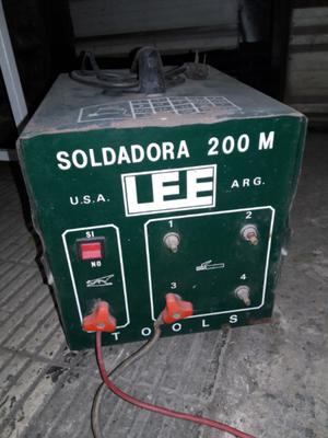 Vendo o permuto soldadora electrica 200 amp con pinsas $