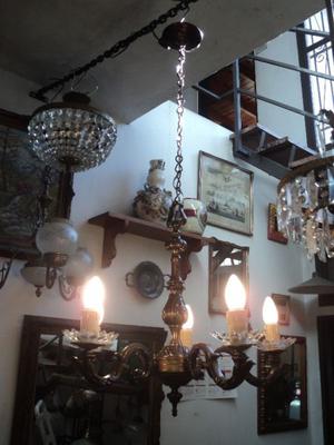 Antigua lámpara colgante de bronce. Antigua Saudade