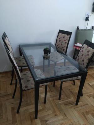 Juego de mesa y sillas