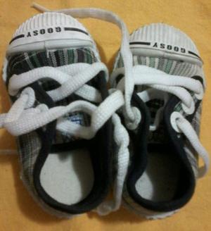 zapatillas bebé $ 150. talle 17.-