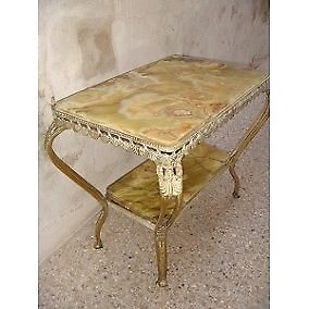 antigua mesa ratona de bronce con tapa de marmol de onix