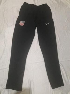 Pantalón de Hombre deportivo EEUU. Talle M (42) NUEVO.