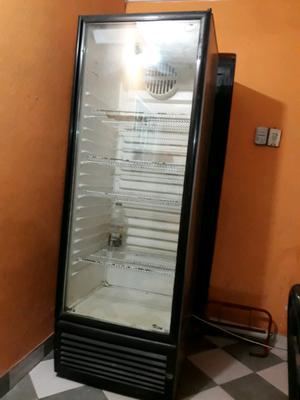 Vendo o permuto heladera exhibidora de