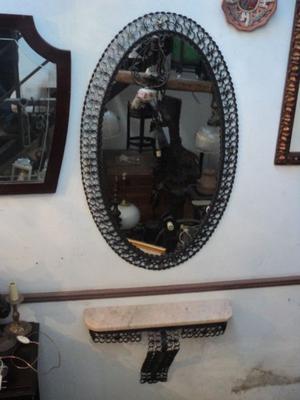 Antiguo espejo marco hierro artístico. Antigua Saudade