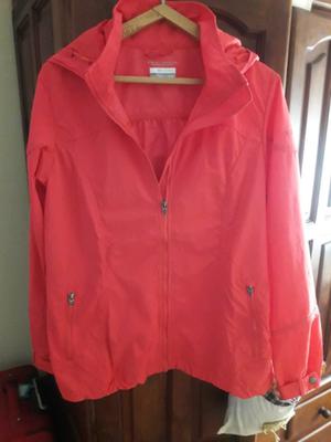 Campera impermeable mujer