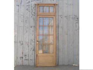 Tres antiguas puertas de madera cedro a vidrios repartidos