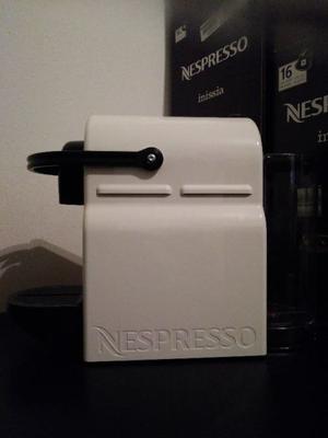 Cafetera Nespresso Inissia Aeroccino