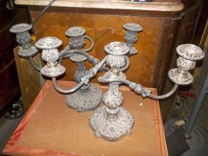 antiguo juego de candelabros de peltre labrados grande