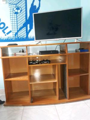 Mueble TV y equipo de musica