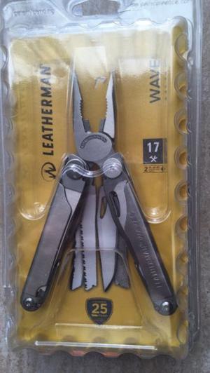 Pinza 17 herramientas leatherman