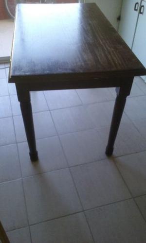 Mesa de madera estilo campo