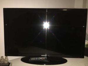 Tv. Led 32 con base.