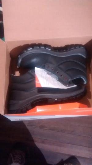 Vendo botines funcional talle 41 nuevos