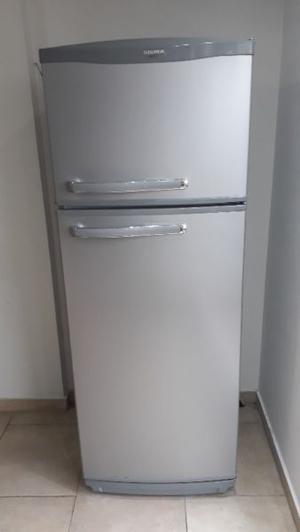 Vendo heladera con freezer