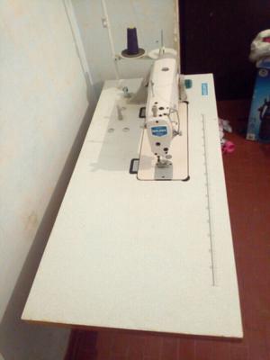 Vendo maquina recta industrial